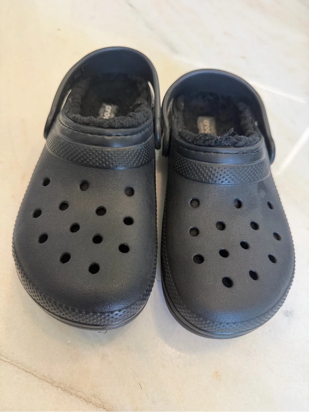 CROCS Kids Black Fleece-Lined Clogs